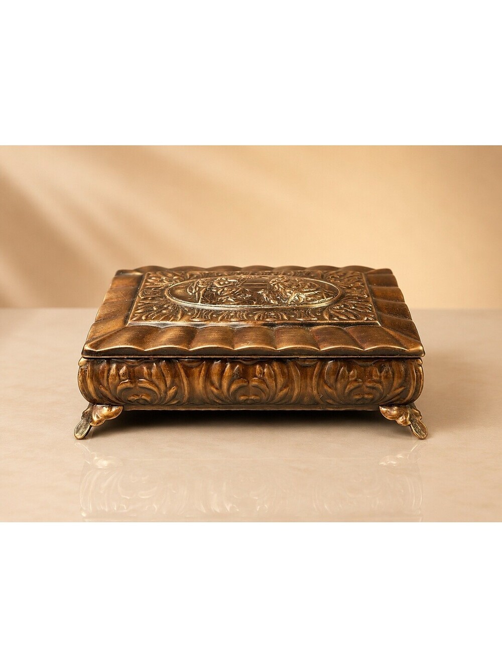 Guban Romania 1930s Copper Relief Jewelry Box Hammered Repousse, 6.5x4.5"